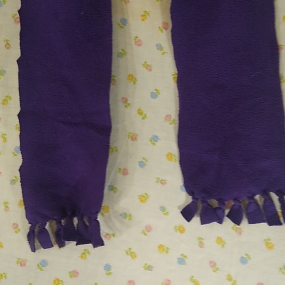 Scarf - Picture 3 of 5